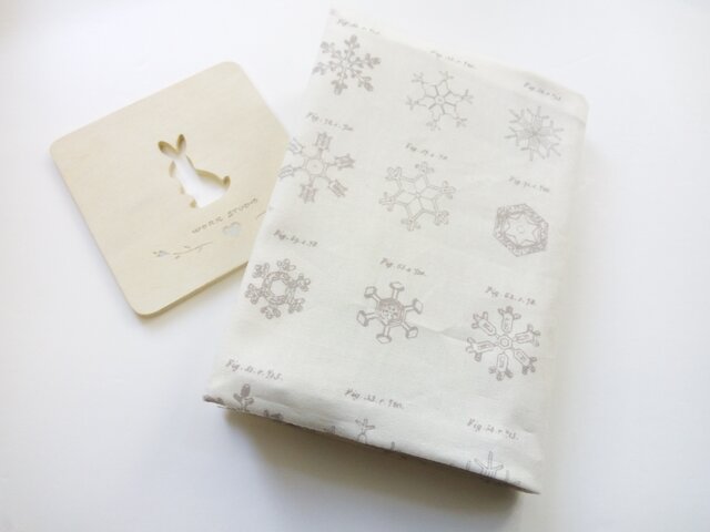 usaコットン 雪の結晶の標本・・・*ブックカバー(文庫本用)の画像1枚目