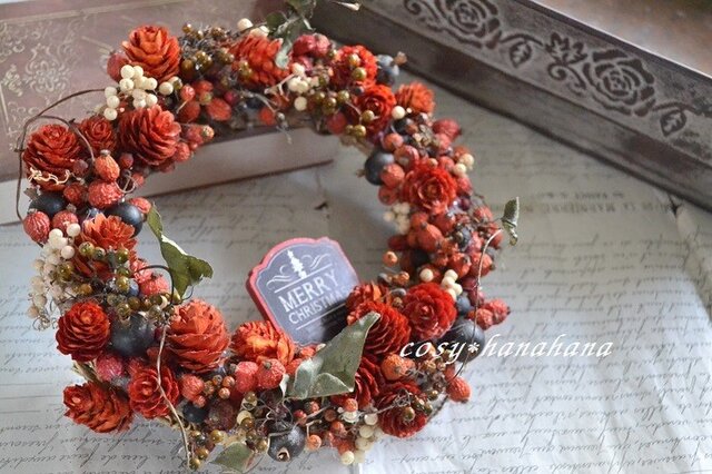 Xmasバラの実wreathの画像1枚目
