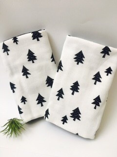 だっこひも よだれカバー ★北欧 もみの木 クリスマスツリー 白黒の画像1枚目