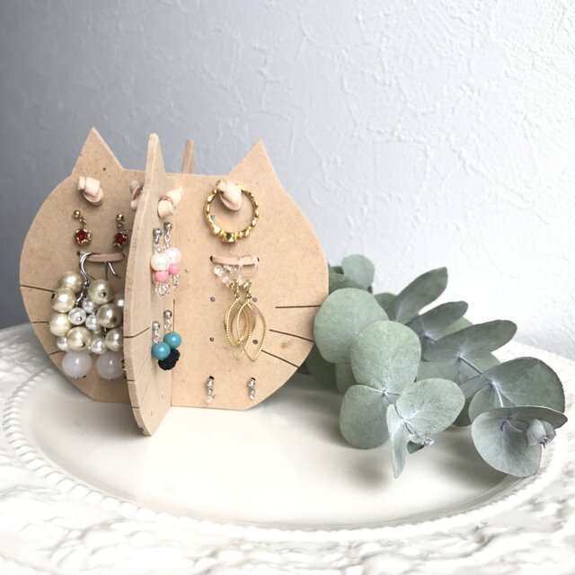 オーダーメイド 飾って見せる収納♪小さなネコの可愛いピアスホルダーアクセサリースタンドの画像1枚目