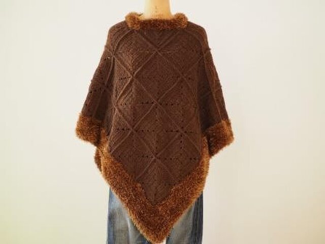 送料無料】板チョコみたいな手編みのポンチョ＊きらきらファー | iichi