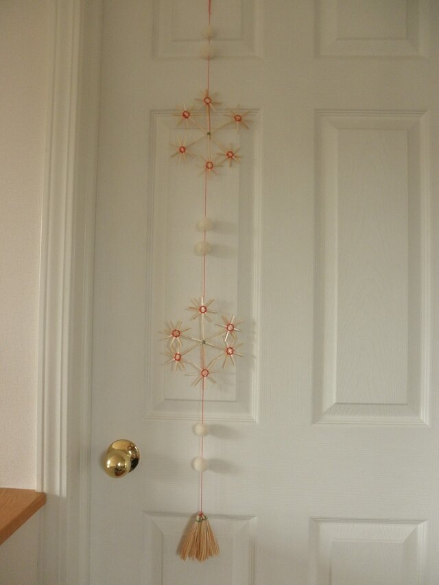 麦藁細工のガーラント　　マーガレット