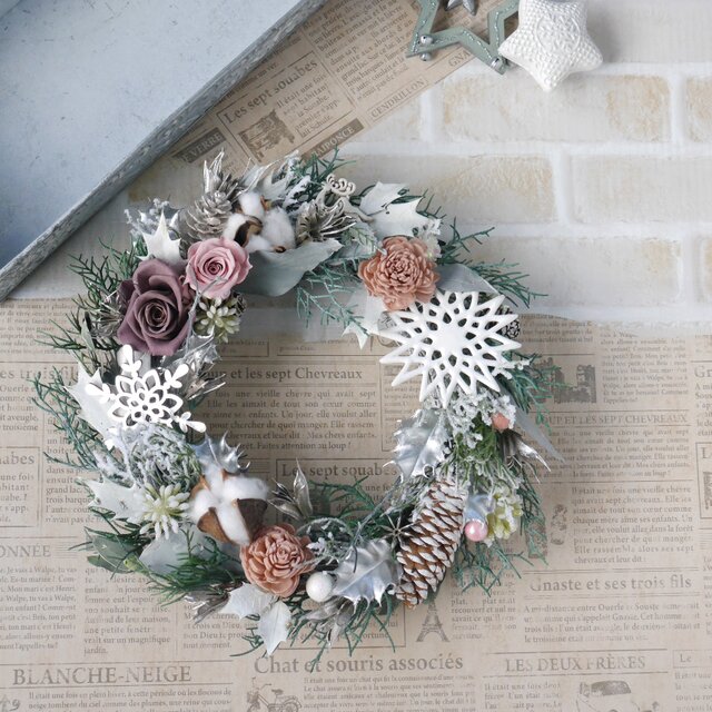 グレイッシュピンクのクリスマスリース