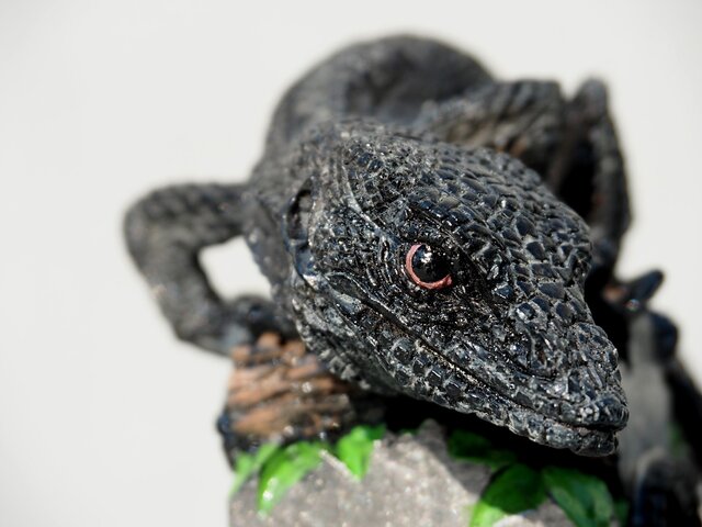 ブラックツリーモニター 【スタチュー】の画像1枚目