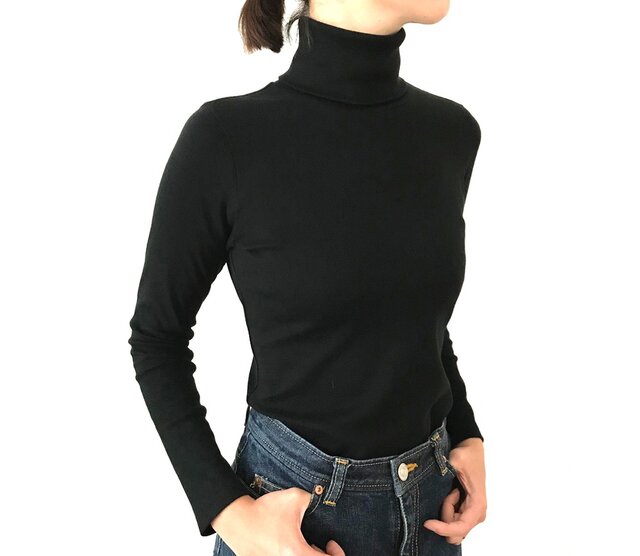【長袖用】形にこだわった 大人のタートルネックTシャツ【色・サイズ展開有】の画像1枚目