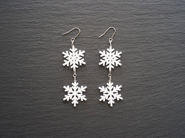 とけない雪の結晶ピアス 2連 snow crystal A | iichi 日々の暮らしを