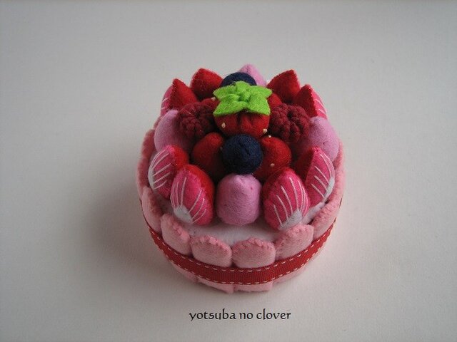《直径8cm》クリームといちごのケーキ②の画像1枚目