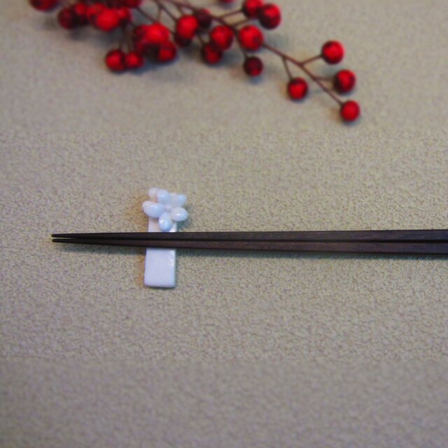 箸置き/ 白花(枝)2個セットの画像1枚目