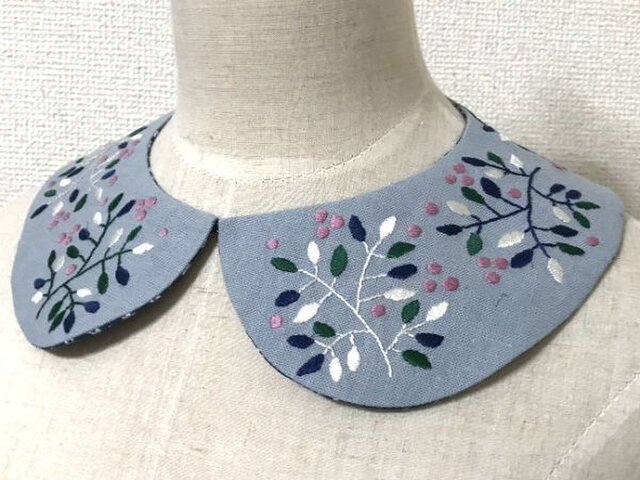 手刺繍の襟 手刺繍つけ襟（水色） | iichi 日々の暮らしを心地よくする