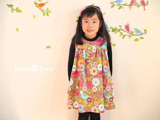 size100/110/130 フランネルの子供服。鳥に花、ちょっぴりレトロなワンピースの画像1枚目