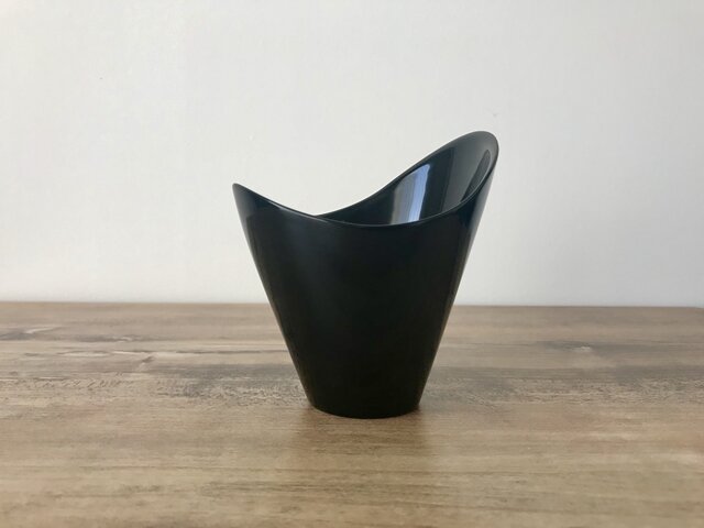 漆器カップ 黒 【FLOREPOLIE】 漆塗り モダンデザインの画像1枚目