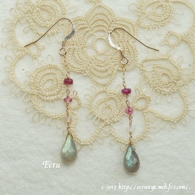 *唯一の光*ラブラドライトのピアス