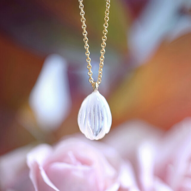 白蝶貝の花つぼみネックレス ～Selene | iichi 日々の暮らしを心地よく