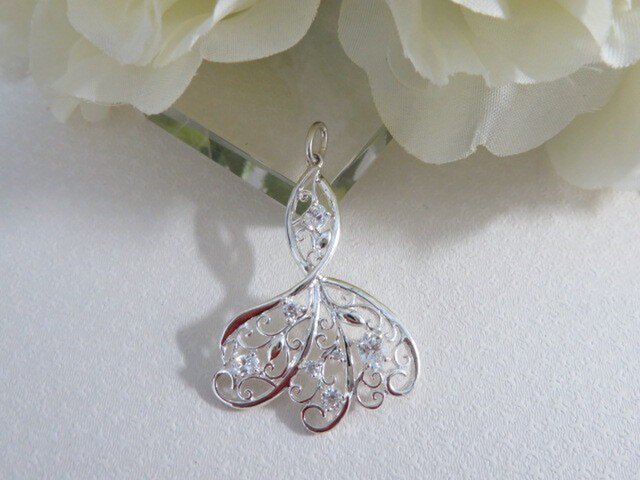 ~Shining arabesque~ Silver925 キュービックジルコニア ペンダントの画像1枚目
