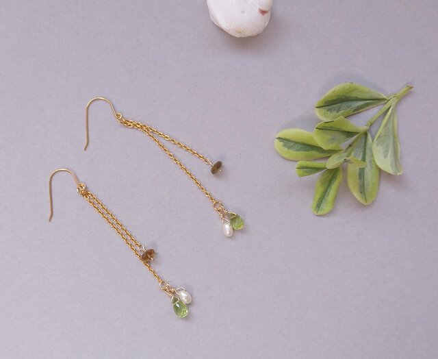 Peridot earring ピアスの画像1枚目