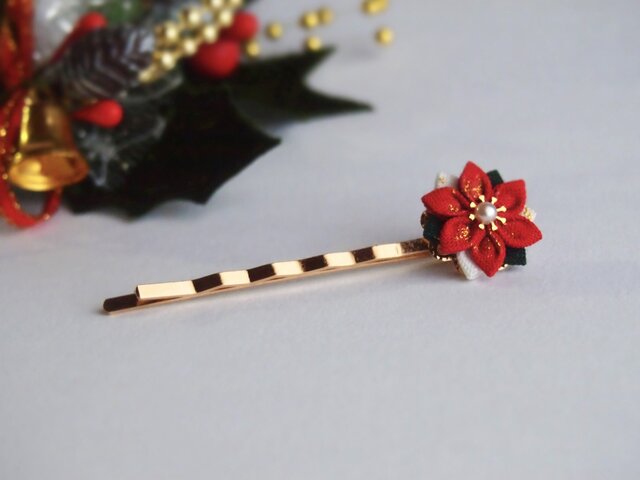 ポインセチアのヘアピン -レッド- （ つまみ細工＊受注制作 ） | iichi