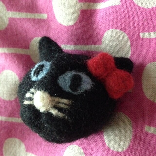 受注生産】羊毛フェルト製 黒猫さんの立体マグネット | iichi 日々の