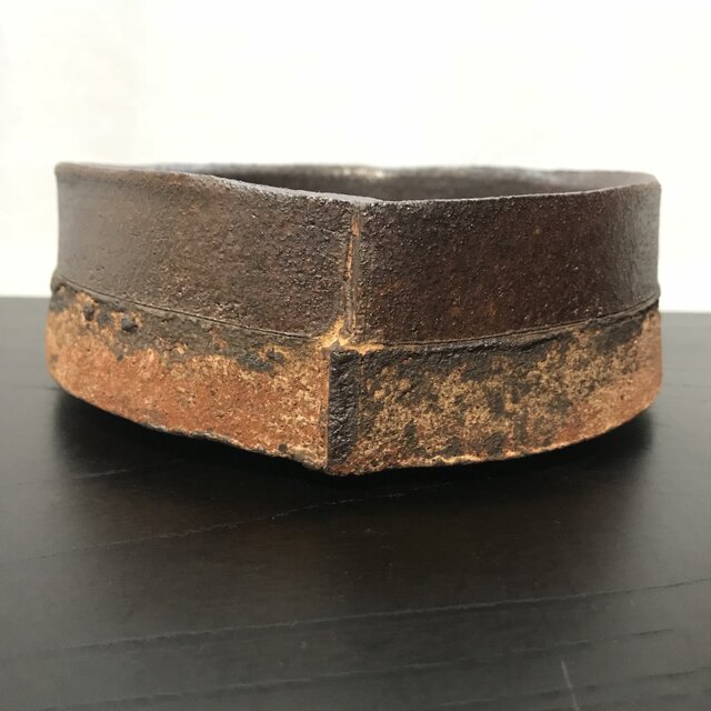 焼締「纏」丸浅鉢の画像1枚目