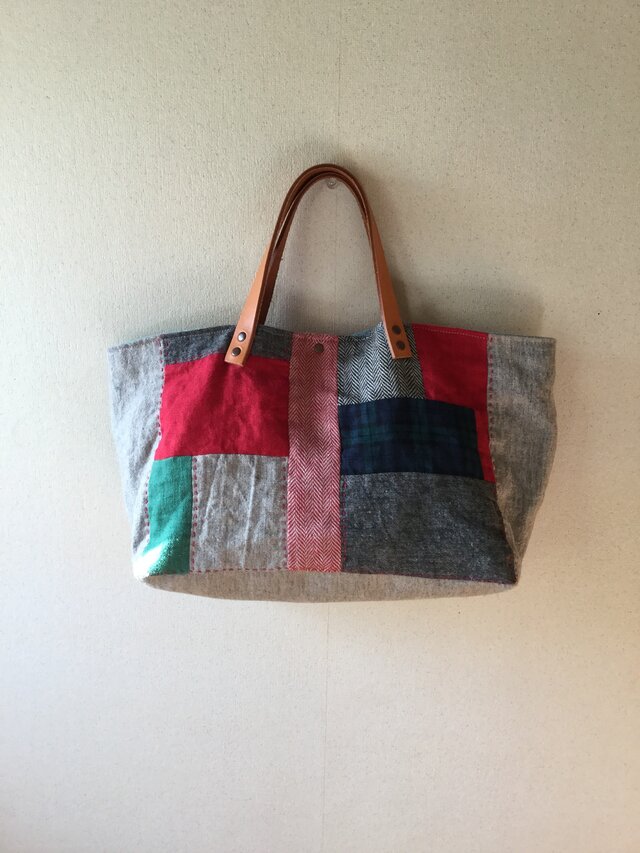 リネンの縫い合わせと刺繍のトートバックの画像1枚目