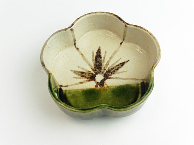 織部 輪花向付 | iichi 日々の暮らしを心地よくするハンドメイドや