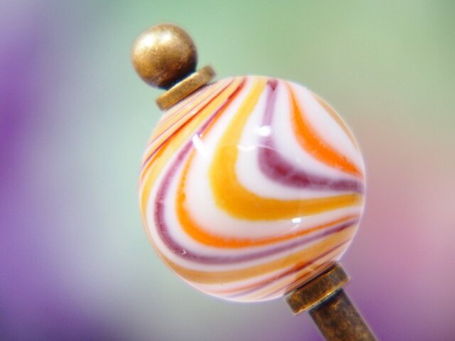 ぐるぐる模様とんぼ玉のかんざし 茶の画像1枚目