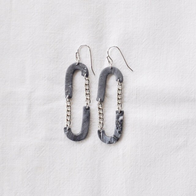 oval earringsの画像1枚目