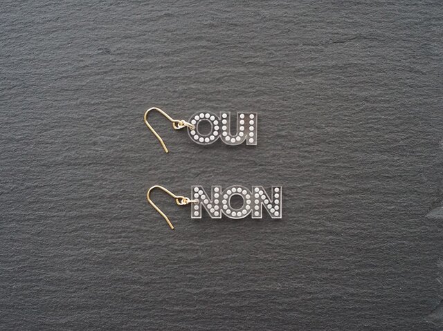 OUI NON メッセージピアスの画像1枚目