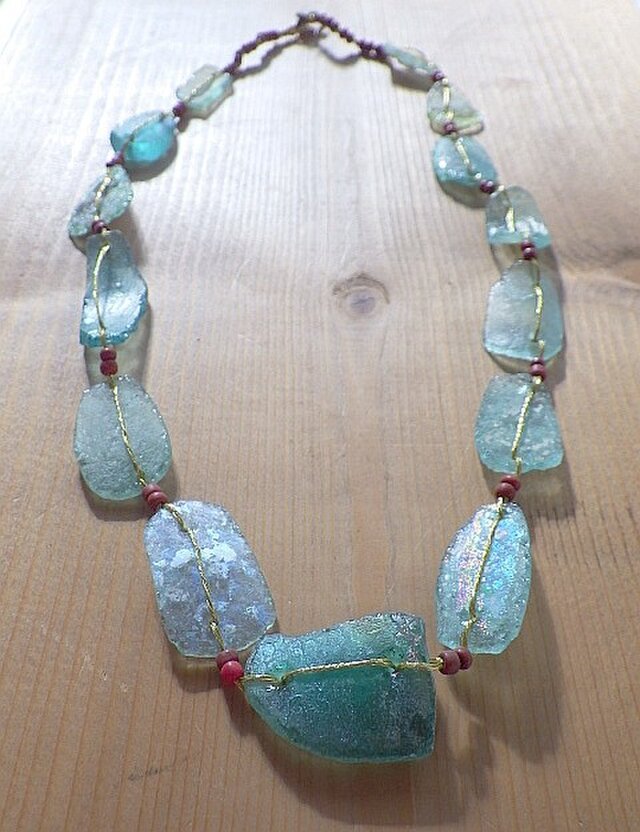 Ancient Romanglass Necklace ローマングラスネックレス iichi  日々の暮らしを心地よくするハンドメイドやアンティークのマーケットプレイス