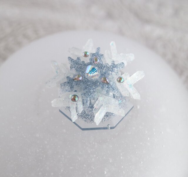 冬の帯留《 雪の華 粉雪 》の画像1枚目