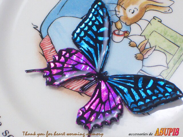 季節外れのホログラム蝶ブローチ | iichi ハンドメイド・アンティーク