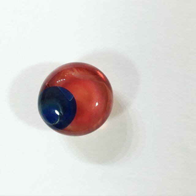 色溜 /red+blue dot. -ガラスの帯留-の画像1枚目
