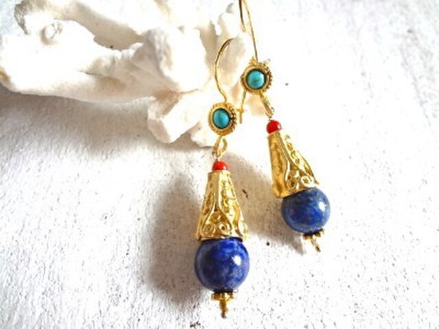 ラピスラズリのエキゾチックピアス | iichi 日々の暮らしを心地よく  