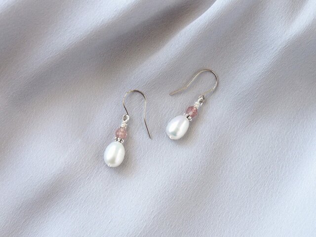 淡水パールのピアス(Metallic-White×Red)の画像1枚目