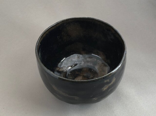 茶碗■一楽茶碗 瑠璃釉 涙艮 ゆがみ茶碗 お茶道具 古い茶器 時代物 骨董品■ 茶碗□一楽茶碗 瑠璃釉 涙艮 ゆがみ茶碗 お茶道具 古い茶器 時代物