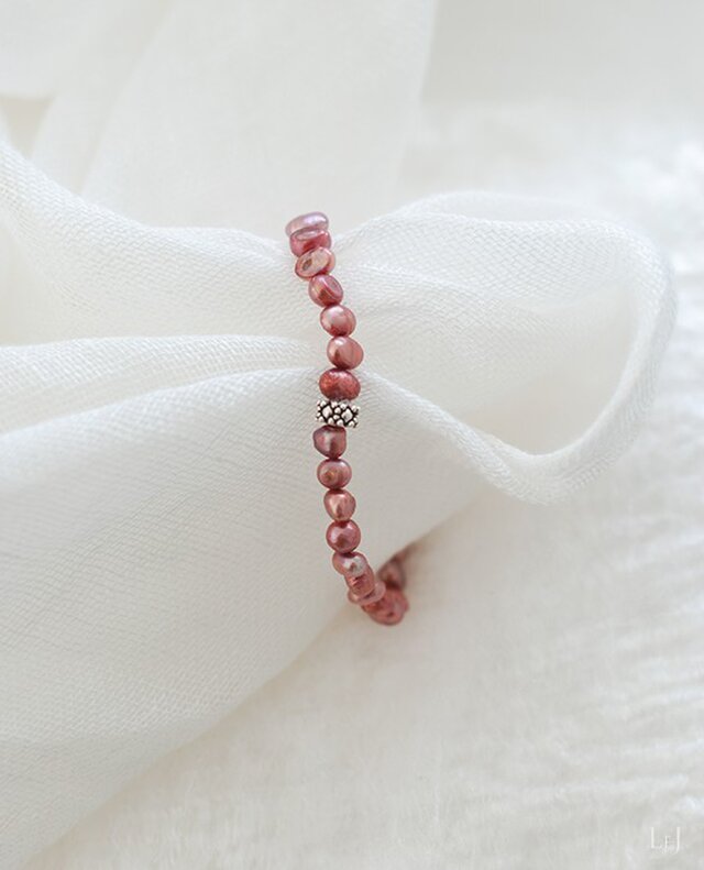 【送料無料】プラム色パールの Agnèsブレスレット