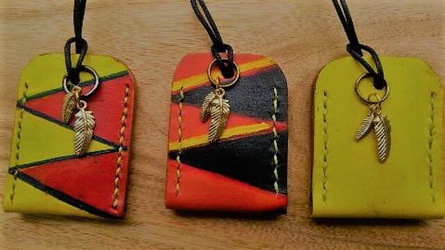 塩入りお守り袋 革 Iichi ハンドメイド クラフト作品 手仕事品の通販 塩入りお守り袋 革 Iichi ハンドメイド クラフト作品 手仕事品の通販