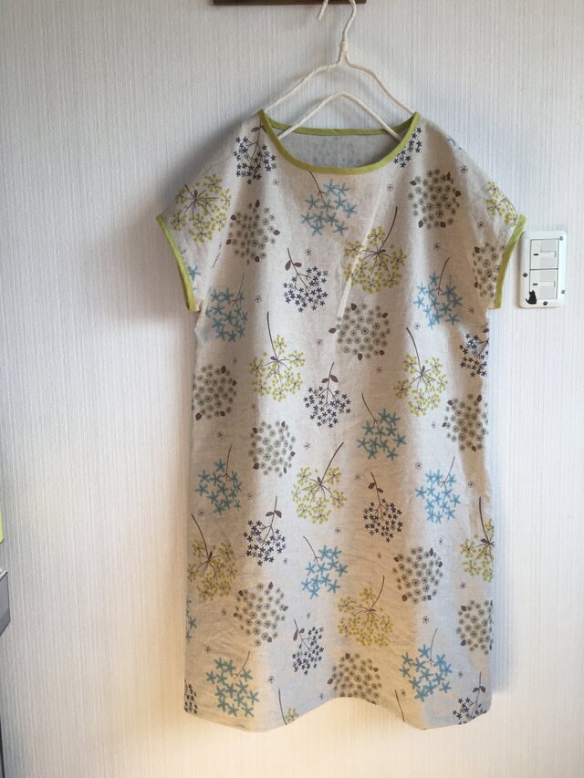 ハーフリネンのフレンチスリーブワンピ