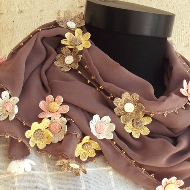 【SALE】レースの花付き シフォンストール「デイジー」ブラウンの画像1枚目