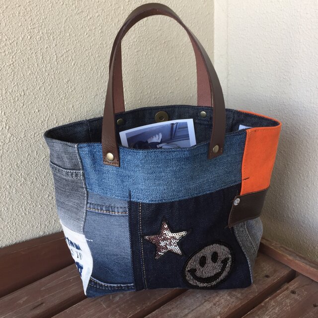 トートバッグ　ハンドメイド　デニムリメイク　ブラック　レッド　ゴールドW リメイクデニムトートバッグ ハンドメイド デニムトートバッグ