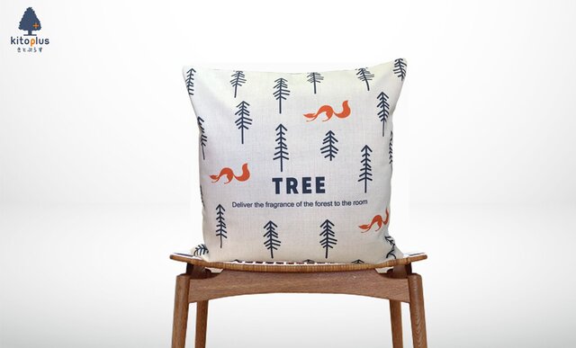 森のクッション Trees & Foxの画像1枚目