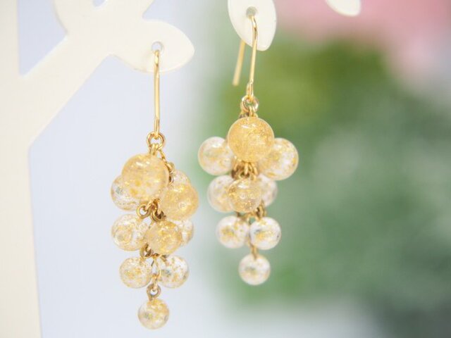 つぶつぶじゃらじゃらピアス 金の画像1枚目