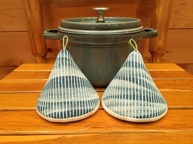 2個セット★三角鍋つかみ★staub ルクルーゼ等にいかがでしょうか?★北欧 デニム 和柄の画像1枚目