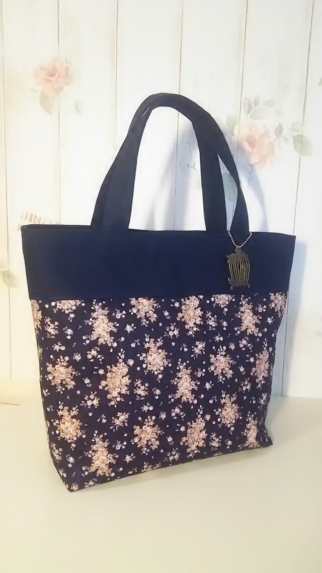 花柄ファスナートートバッグの画像1枚目