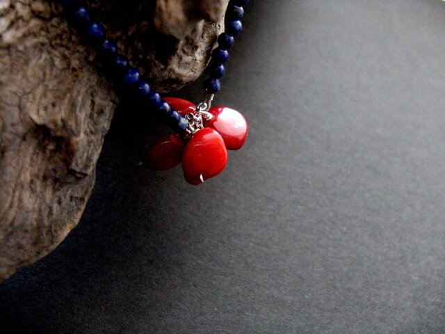 赤珊瑚とラピスラズリのブレスレット | iichi 日々の暮らしを心地よく