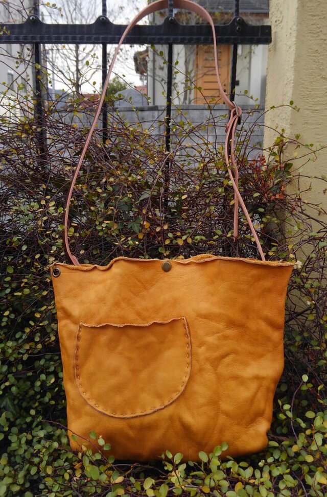 イエローキャメル　しわしわショルダーバッグ