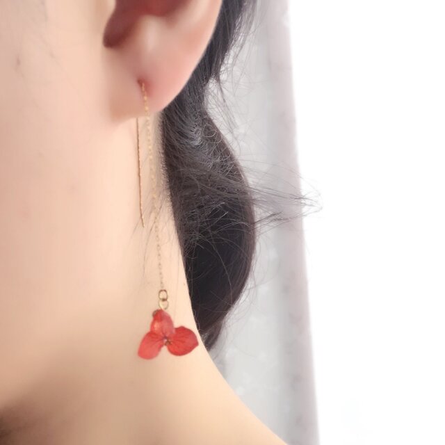 あじさいのアメリカンピアス*レッド*の画像1枚目