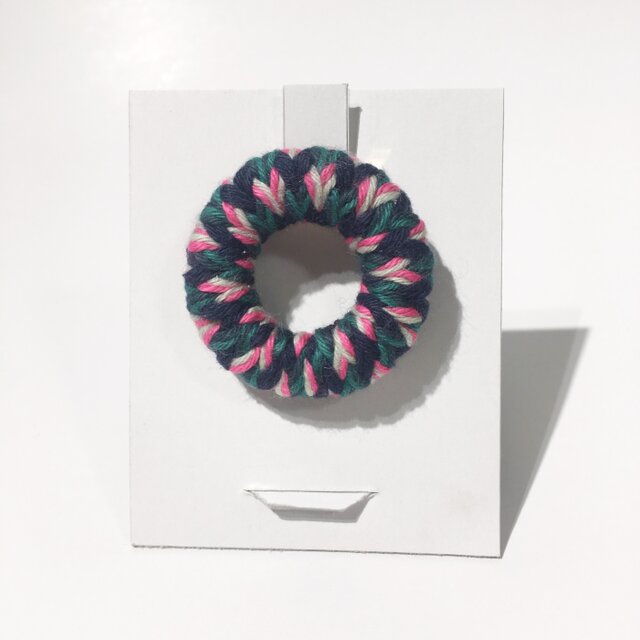 knit丸ブローチの画像1枚目
