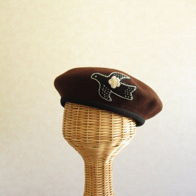 鳥さんアップリケのウールベレー ブラウン | iichi 日々の暮らしを