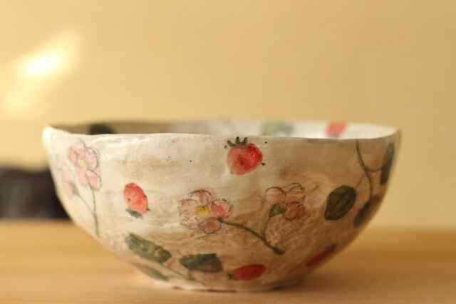 M様専用画面 粉引きいちごとイチゴのお花のサラダボウル。の画像1枚目