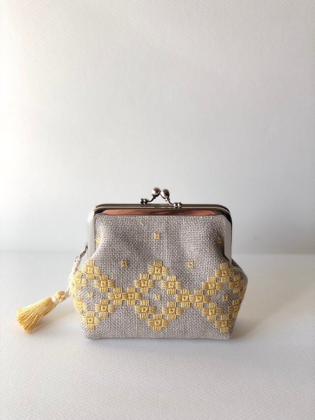 ハーダンガー刺繍（きいろ色）◇◇◇ 10センチがま口